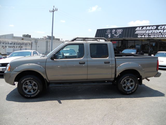 Nissan Frontier 2004 photo 2