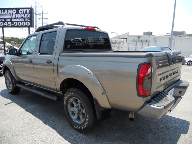 Nissan Frontier 2004 photo 3