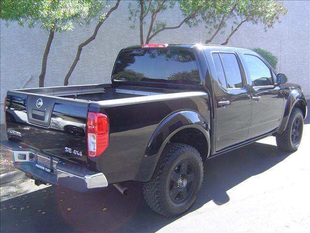 Nissan Frontier 2005 photo 2