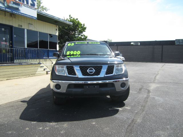 Nissan Frontier SLT EXT CAB 4X2 Pickup Truck