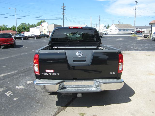 Nissan Frontier 2005 photo 2