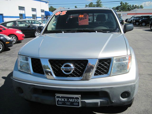 Nissan Frontier 2005 photo 2