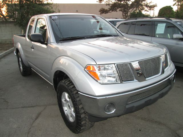 Nissan Frontier 2005 photo 2