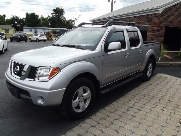 Nissan Frontier 2005 photo 2