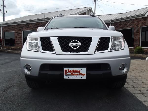 Nissan Frontier 2005 photo 3