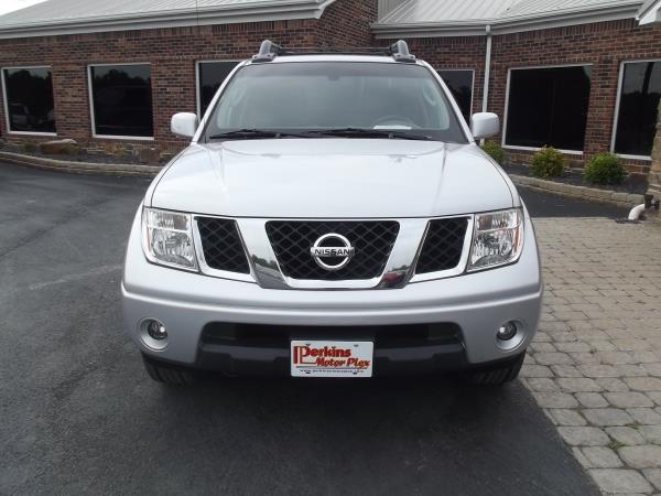 Nissan Frontier 2005 photo 4