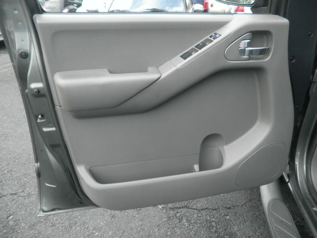 Nissan Frontier 2005 photo 1