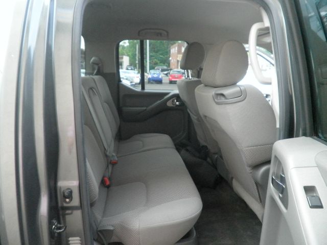 Nissan Frontier 2005 photo 18