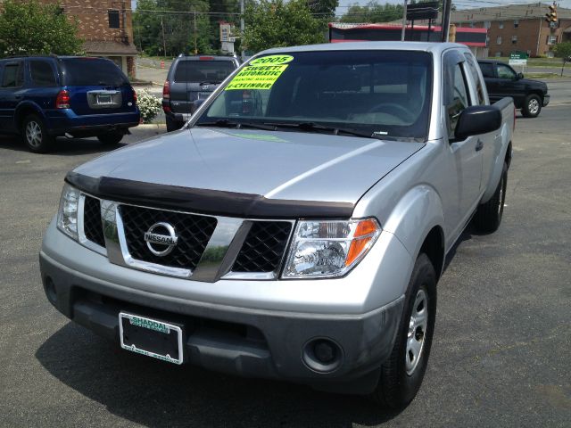 Nissan Frontier 2005 photo 1