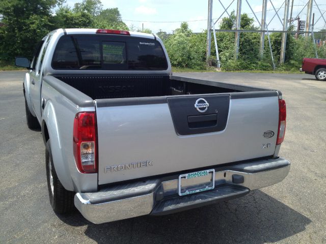 Nissan Frontier 2005 photo 17