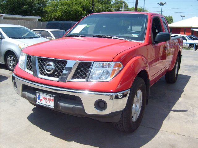 Nissan Frontier 2005 photo 2