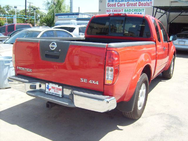 Nissan Frontier 2005 photo 3