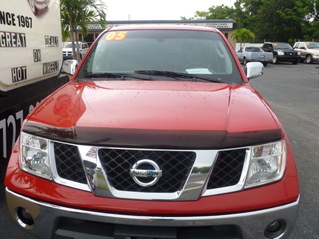 Nissan Frontier 2005 photo 2