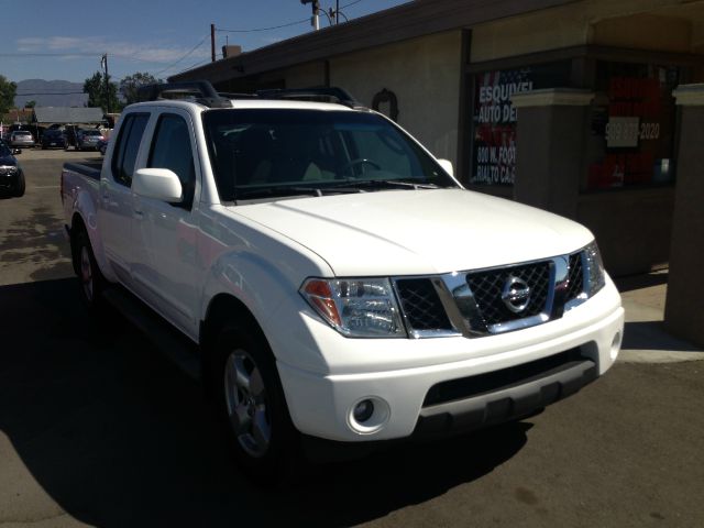 Nissan Frontier 2005 photo 2