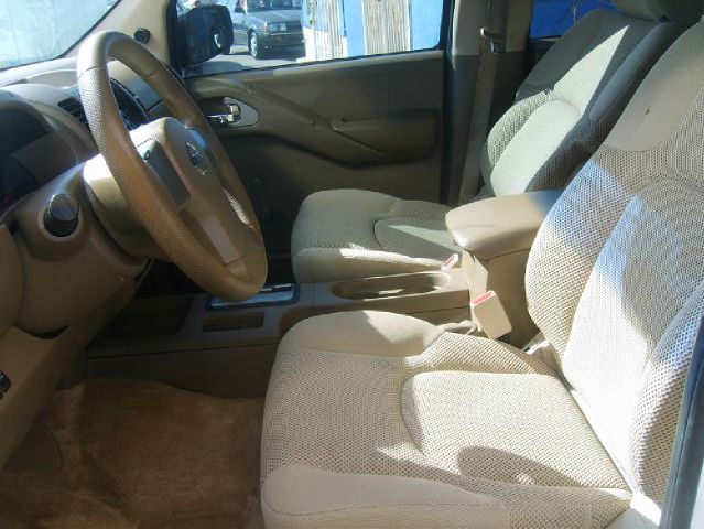 Nissan Frontier 2005 photo 1