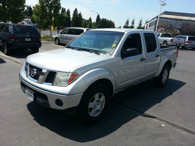 Nissan Frontier 2005 photo 2