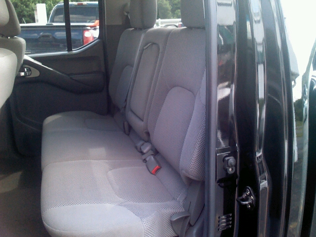 Nissan Frontier 2005 photo 11