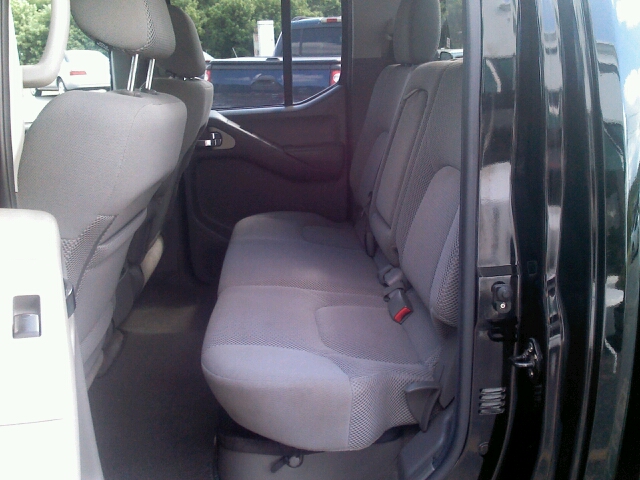 Nissan Frontier 2005 photo 9