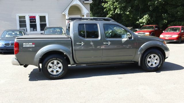 Nissan Frontier 2005 photo 2