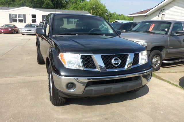 Nissan Frontier 2005 photo 2