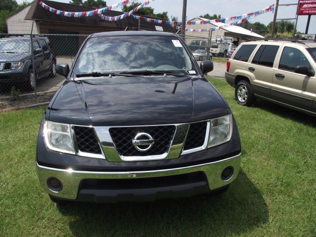 Nissan Frontier 2005 photo 2