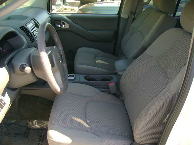 Nissan Frontier 2005 photo 3