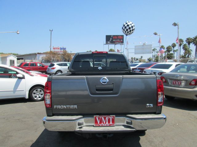 Nissan Frontier 2005 photo 3