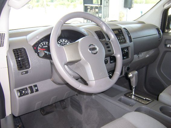 Nissan Frontier 2006 photo 3