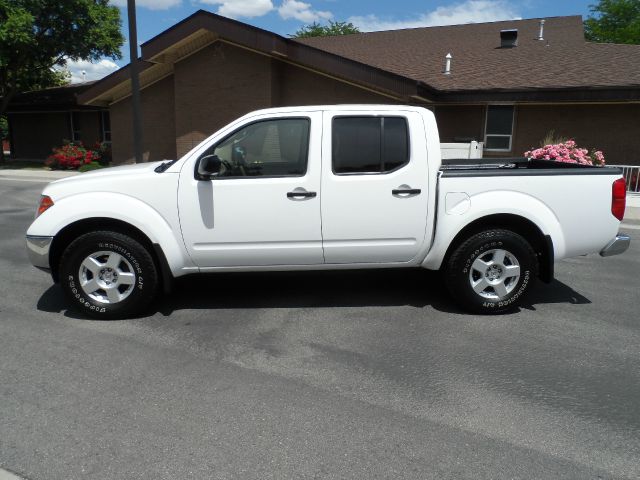 Nissan Frontier SLT EXT CAB 4X2 Pickup Truck