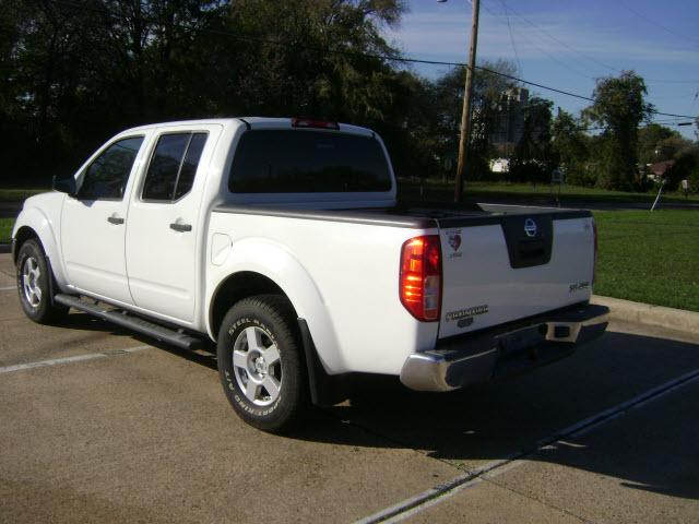 Nissan Frontier 2006 photo 2