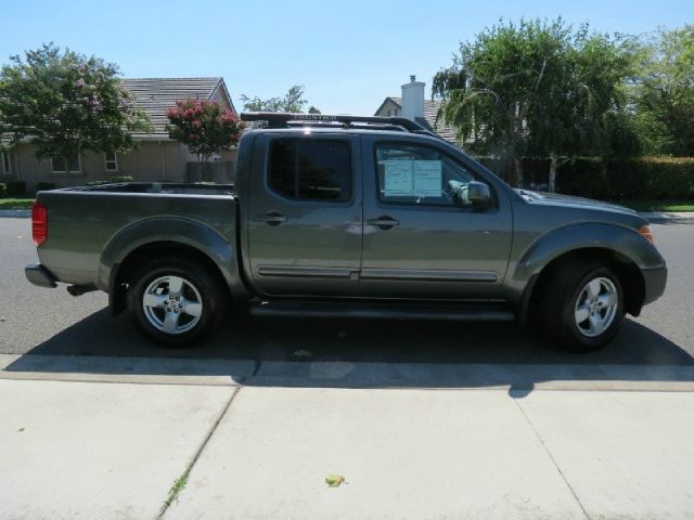 Nissan Frontier 2006 photo 2