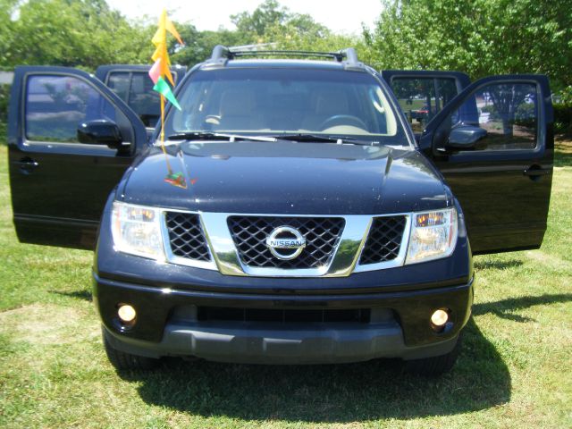 Nissan Frontier 2006 photo 2