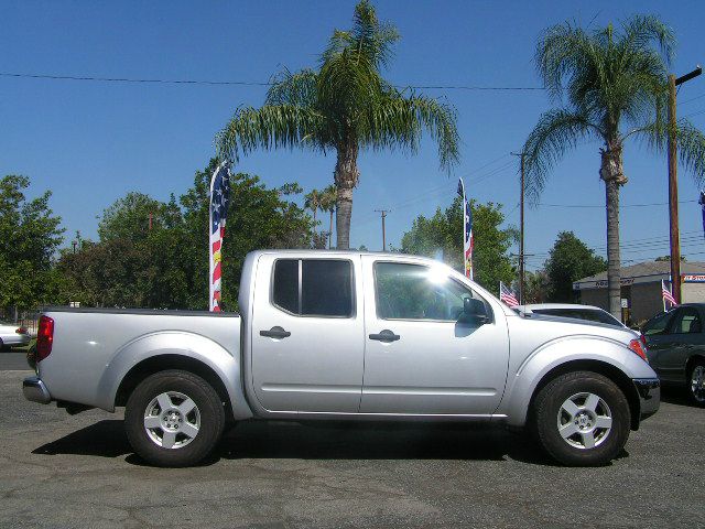 Nissan Frontier 2006 photo 2