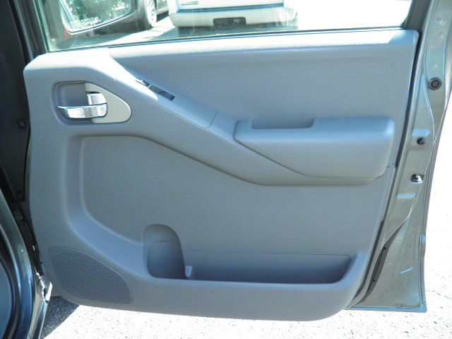 Nissan Frontier 2006 photo 28