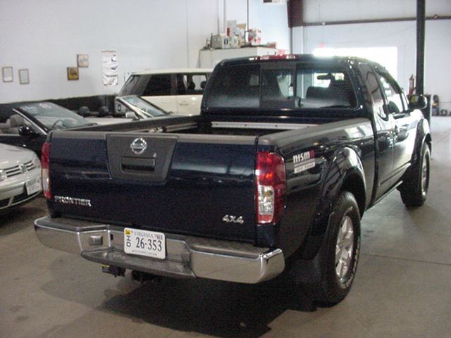 Nissan Frontier 2006 photo 2