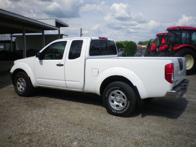 Nissan Frontier SE 2WD Pickup Truck