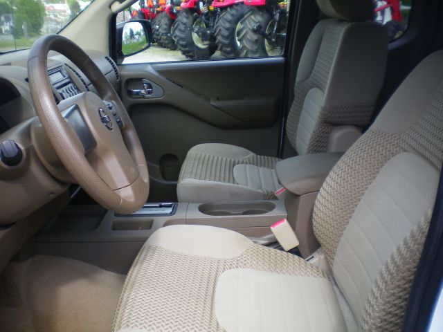 Nissan Frontier 2007 photo 2