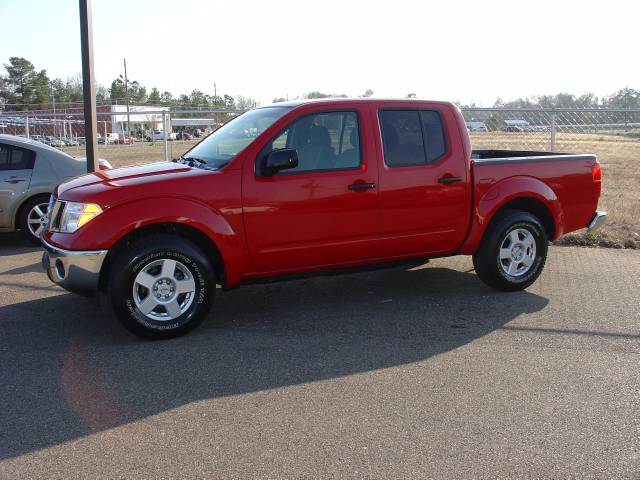 Nissan Frontier SE Pickup