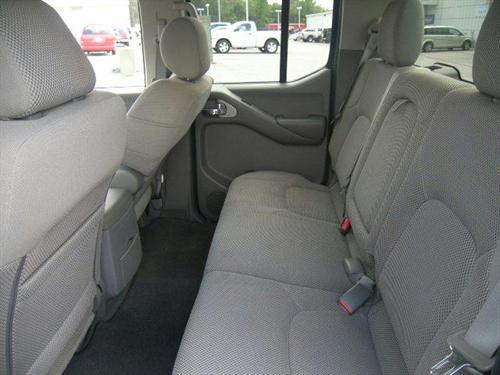 Nissan Frontier 2007 photo 2