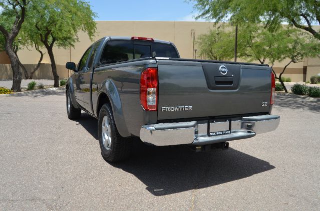 Nissan Frontier 2007 photo 2