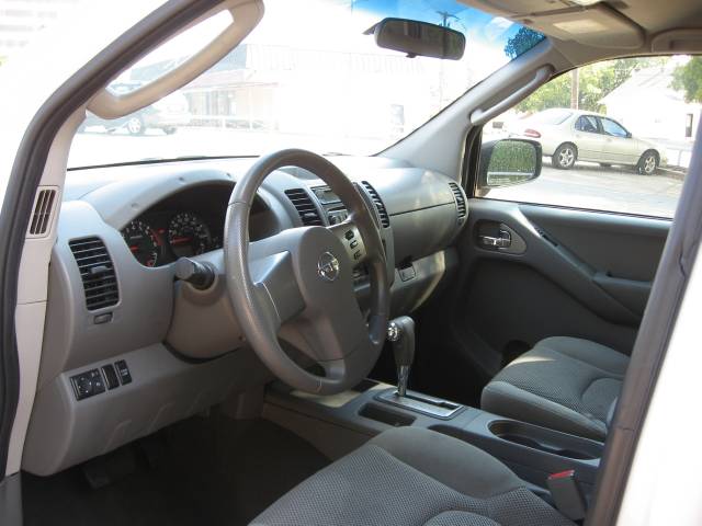 Nissan Frontier 2007 photo 2