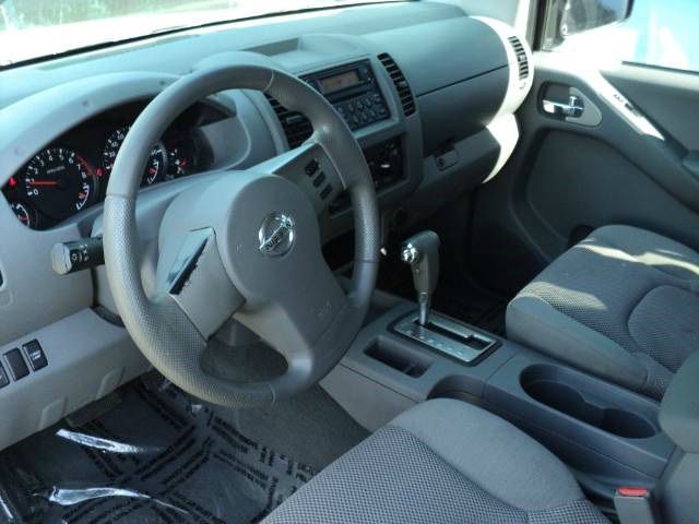 Nissan Frontier 2007 photo 2