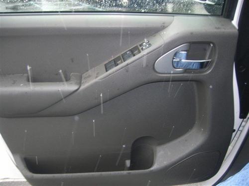 Nissan Frontier 2007 photo 2