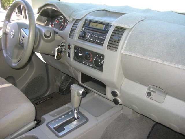 Nissan Frontier 2007 photo 2