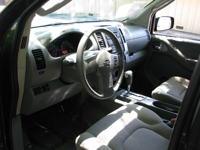 Nissan Frontier 2010 photo 5