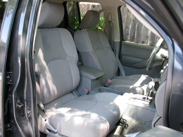 Nissan Frontier 2010 photo 9