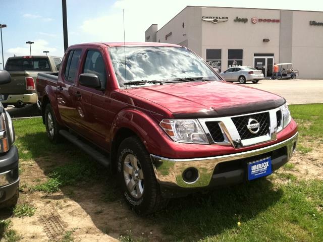 Nissan Frontier 2010 photo 1