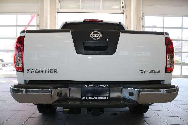 Nissan Frontier 2010 photo 5