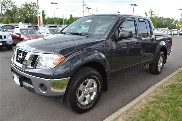 Nissan Frontier 2010 photo 2