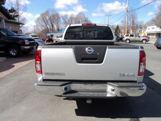 Nissan Frontier 2010 photo 4